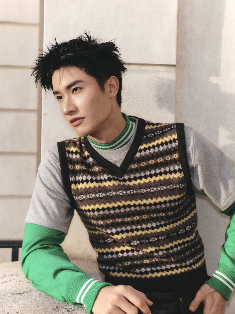 GMMTV's tweet photo. "เต ตะวัน" LOEWE Brand Ambassador เข้าร่วมชมโชว์ LOEWE Spring Summer 2027 ณ กรุงปารีส ประเทศฝรั่งเศส เมื่อวันที่ 2 ตุลาคมที่ผ่านมา

#LOEWE #LOEWESS27 
#LOEWExTayTawan
#GMMTV https://t.co/zjoBuqxD0l