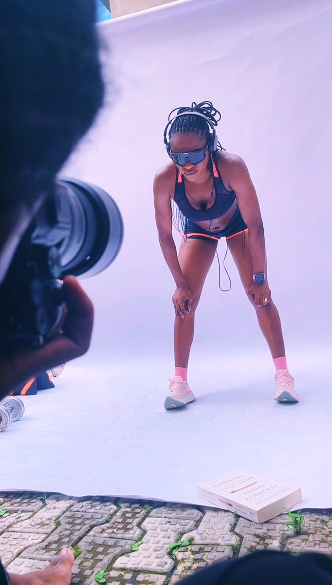 Yanga_Visuals's tweet photo. Life of a fashion photographer https://t.co/a3EBN50jU5