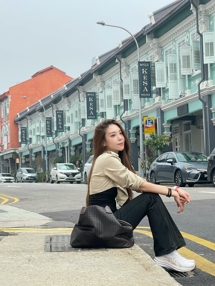 withKaewNatruja tweet picture