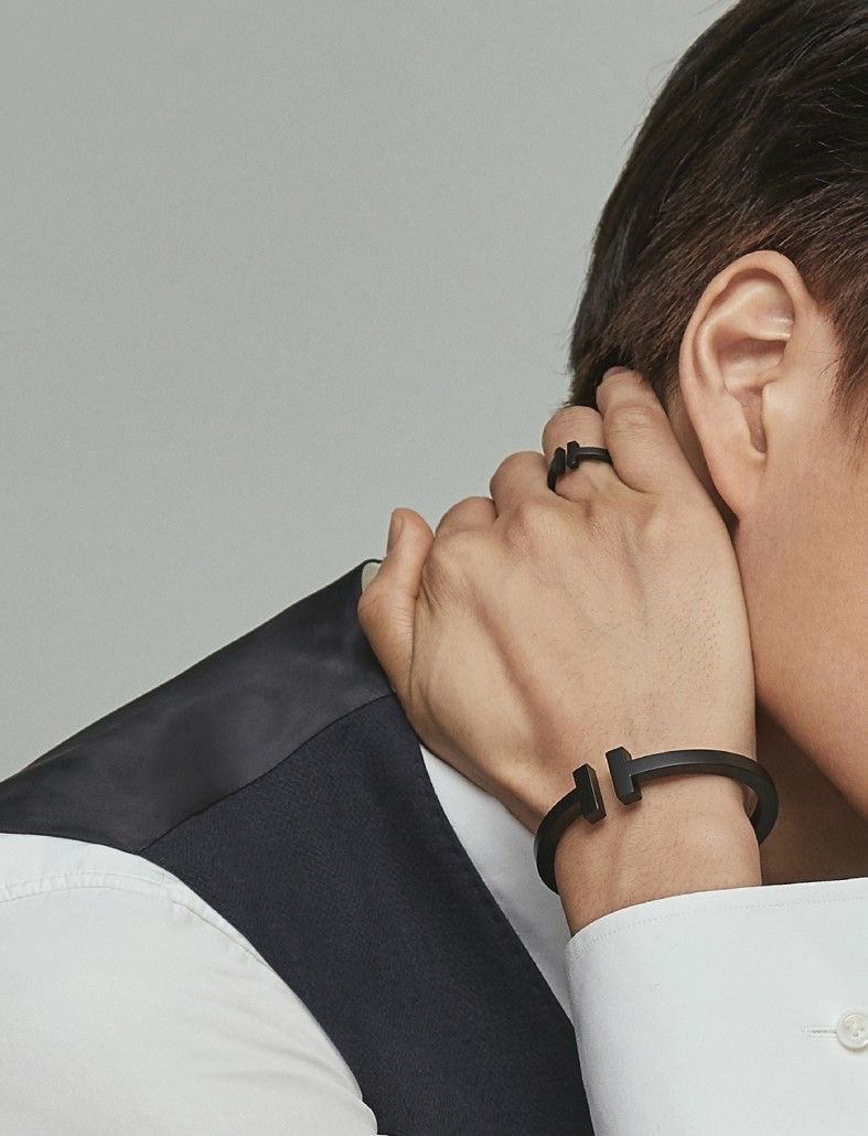 kaidiction's tweet photo. 22 and already serving insane editorials that would become historical documents… need the fashion king back https://t.co/FnXIPB7iMI