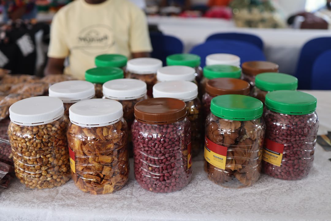 UGPearlMarket's tweet photo. Still wondering where to go today? 👀

Head to Akamwesi Mall for the Pearl Market Place. 

Come explore, connect, shop and support young entrepreneurs. See you there!

#PearlMarketplace https://t.co/4IItVFbMWA