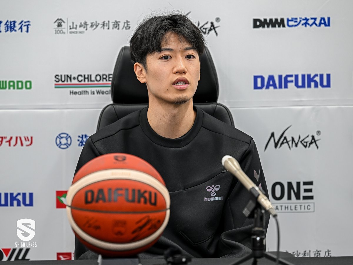 ShigaLakes_pr's tweet photo. 【公式note】アフターゲーム
10月3日に行われた HOME琉球ゴールデンキングス戦の、試合後の #フェルナンド・カレロ HC、#ゼイビア・スニード 選手、#游艾喆 選手、#野本大智 選手のコメントを滋賀レイクス公式noteに公開しました。

記事を読む▶︎ https://t.co/xl6EbKccDJ
#滋賀レイクス #OWNTHELAKE https://t.co/RbehK14LOf