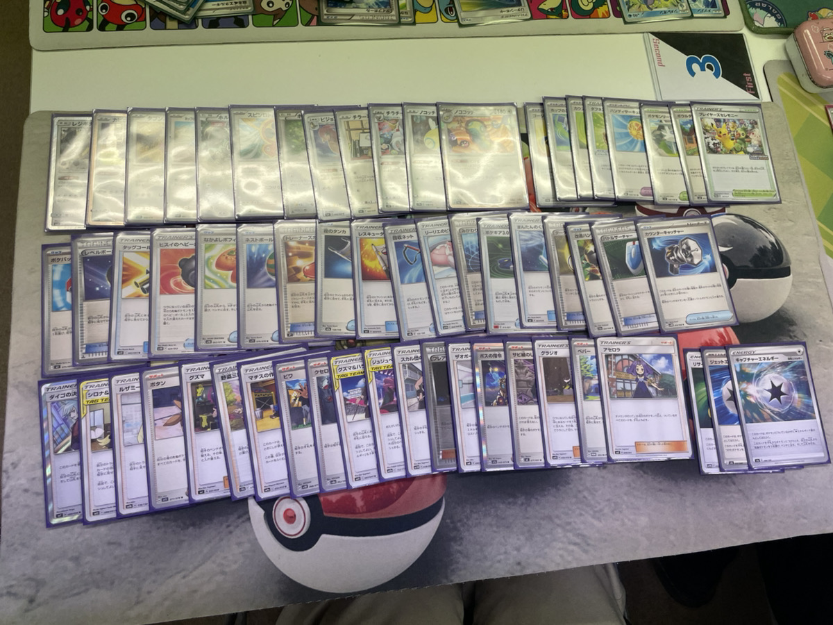 TorecacampEvent's tweet photo. 【トレキャンバトルGLC】
今回は24名にご参加いただきました！！

デッキ分布と全勝者3名のデッキリストをご紹介します！

👑【悪タイプ】コータさん
👑【草タイプ】ぺあぬさん
👑【無色タイプ】つばささん
おめでとうございます✨

これからもトレカキャンプではGLCの大会を開催していきますので続報をお待ちください！！

リプツリーには他の参加者のデッキリストも掲載させていただきます！

#トレキャンバトルGLC