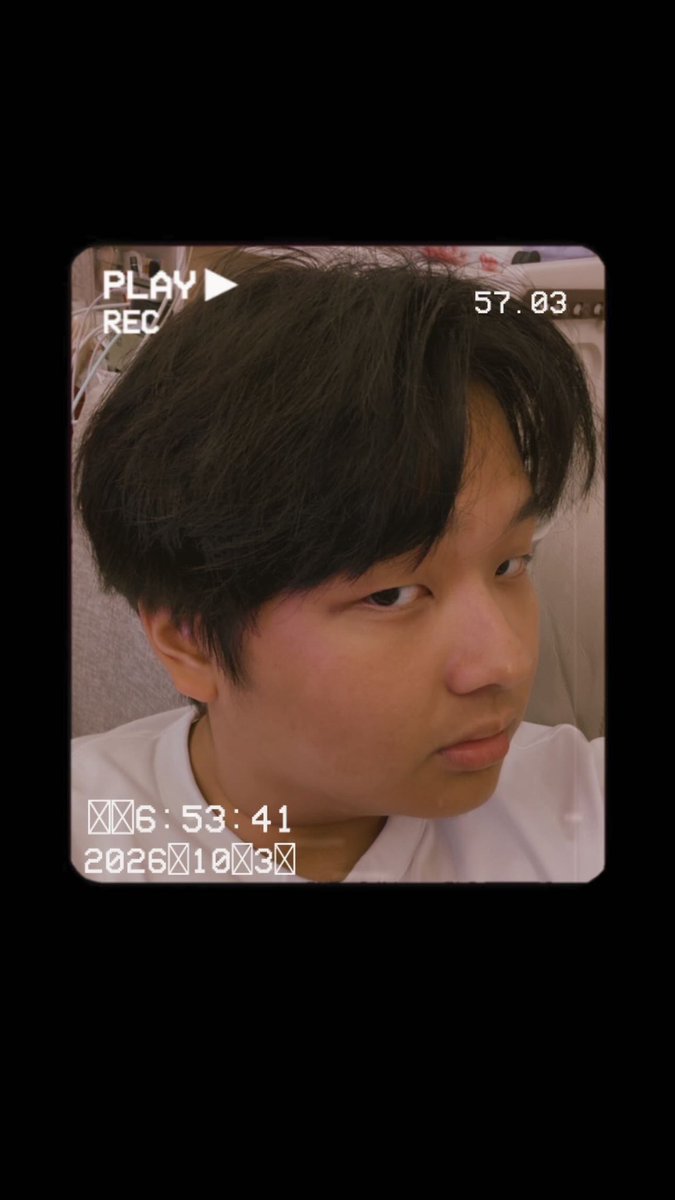Jelly124124's tweet photo. 薛定諤的下顎線。 https://t.co/oJICWXr6Ev