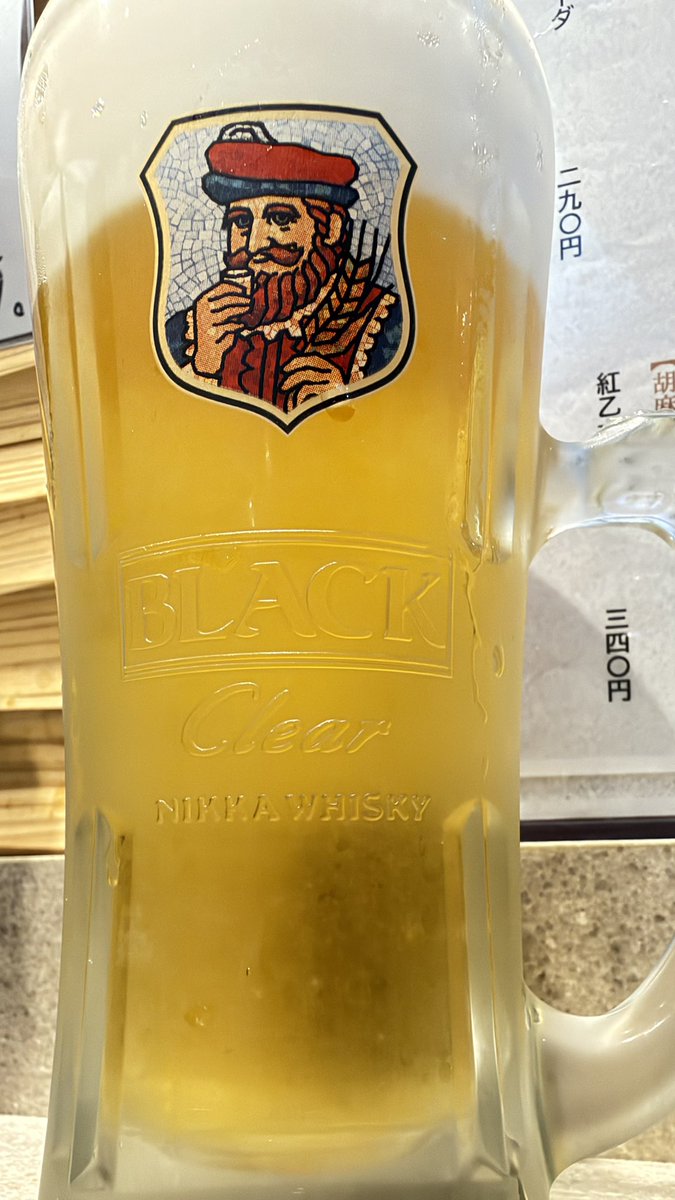 1000joy's tweet photo. 天満の改札から約30秒「寿司の奥田」。土曜13時頃、立ち飲み店内は8割ほどで客が次々交代。せんべろセットをビールで始め、マグロ無の5貫盛りとビールを追加。2人で3,700円。追加はスマホでQR注文。まずセットからがおすすめ。
#天満 #寿司 #昼飲み https://t.co/zvWXPTHuOy