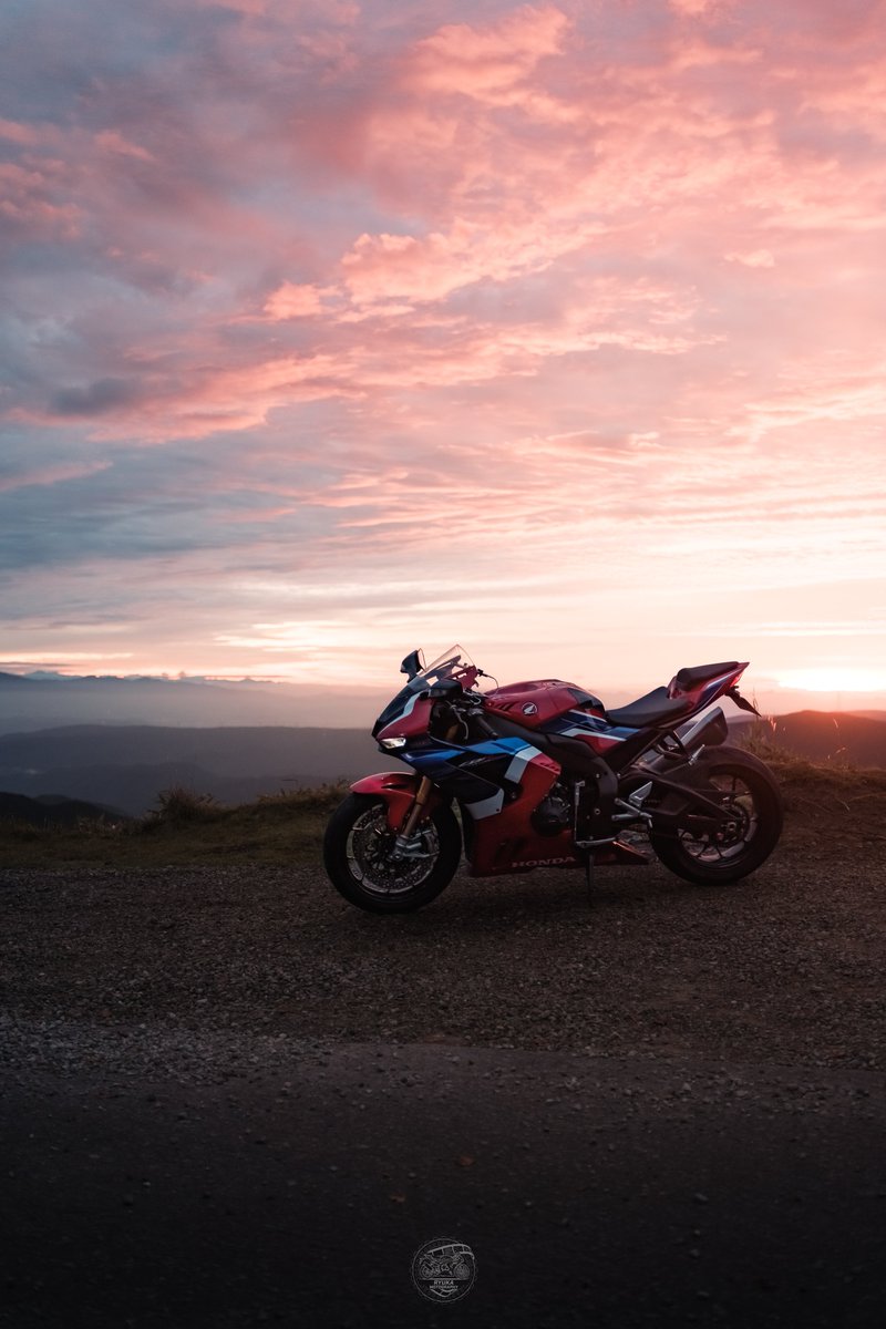 rebelion250rr's tweet photo. #AIなんかに負けない写真撮ろうぜ https://t.co/B3nW4uQoMT