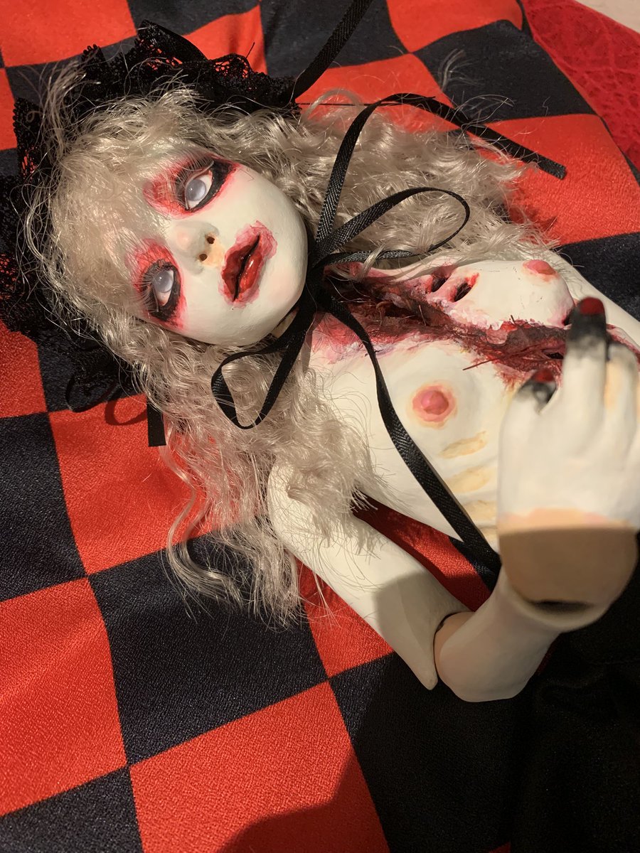 kanahyskoa22's tweet photo. 珍しく題名付けたんだったw
「うぐいす」です。喉を切り裂かれて泣けなくなったうぐいすの少女です。
1週間よろしくお願いします🙏

#蒼い人形展　#京都ライト商會　#球体関節人形　＃創作人形 https://t.co/C0PGixcZmg