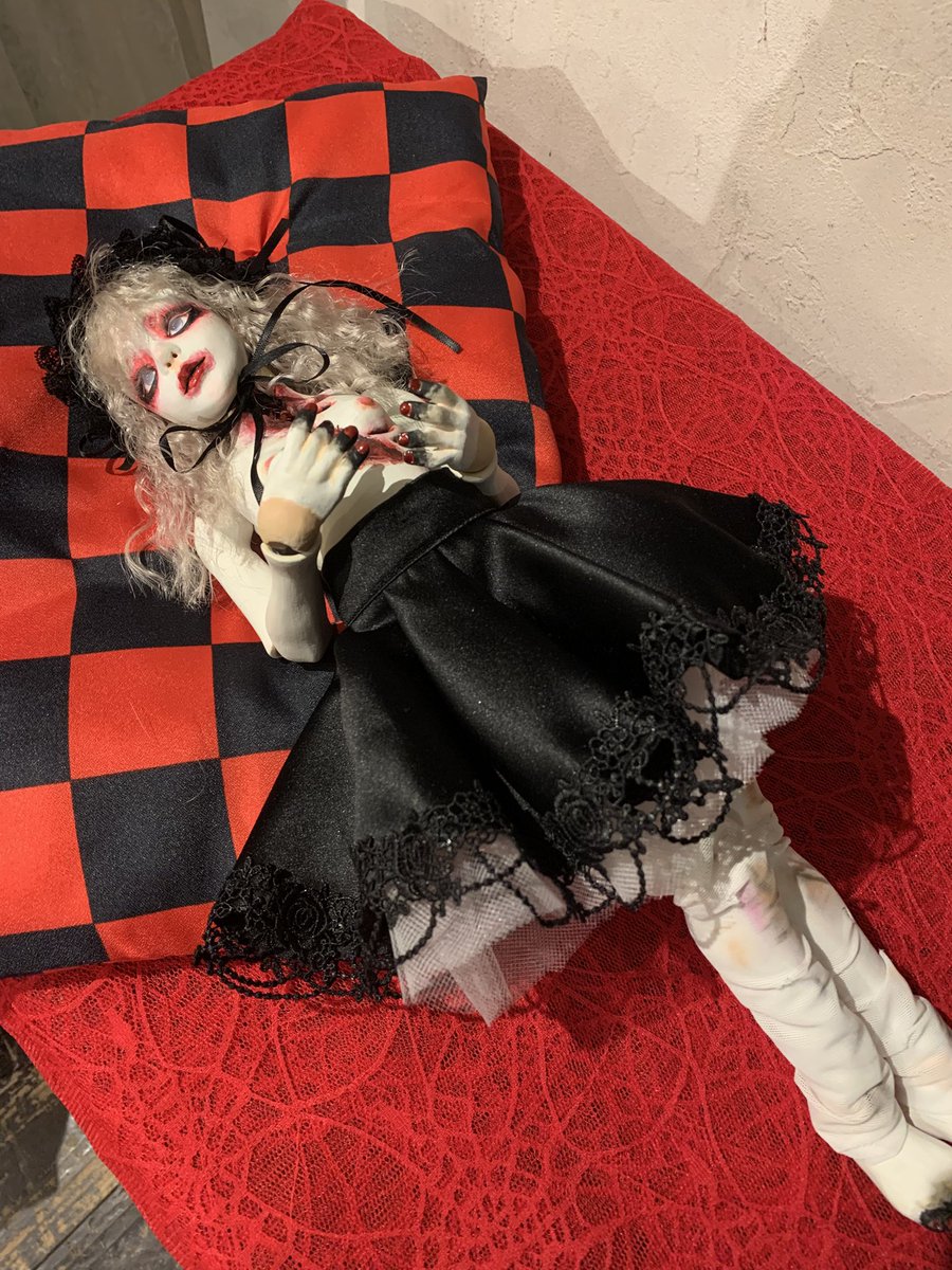 kanahyskoa22's tweet photo. 珍しく題名付けたんだったw
「うぐいす」です。喉を切り裂かれて泣けなくなったうぐいすの少女です。
1週間よろしくお願いします🙏

#蒼い人形展　#京都ライト商會　#球体関節人形　＃創作人形 https://t.co/C0PGixcZmg