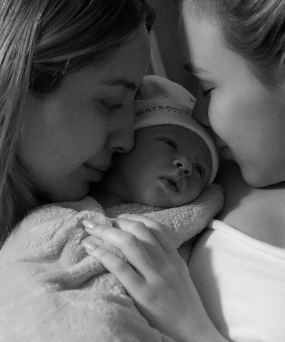 FalaramNet's tweet photo. ALERTA DE FOFURA 😍
Mari Fernandez compartilha com fãs os primeiros registros de Isabela, sua filha com Julia Ribeiro. https://t.co/ytth7K8g8D
