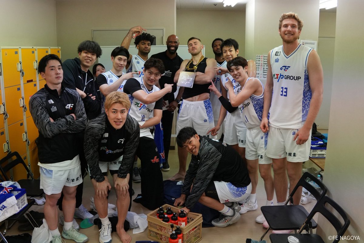FE_758's tweet photo. 写真は全員で🏅

#FE名古屋 #FEVER #Bリーグ https://t.co/CWUQAfL5rS