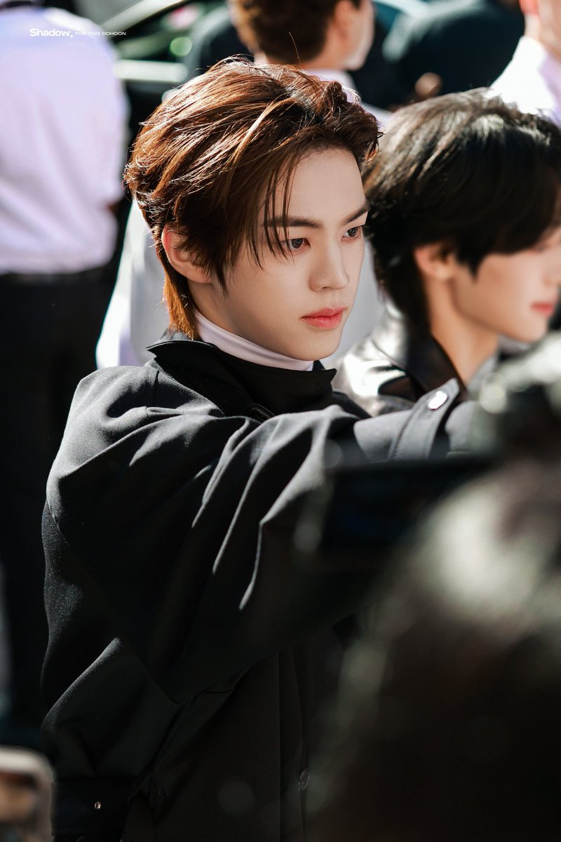 Shadow_dh130's tweet photo. 261003

#TWS #DOHOON #투어스 #도훈 #Celine #CelineEte2027
#MichaelRider #ParisFashionWeek #TWSXCELINE @TWS_PLEDIS @celineofficial https://t.co/WXbP4uPW9m