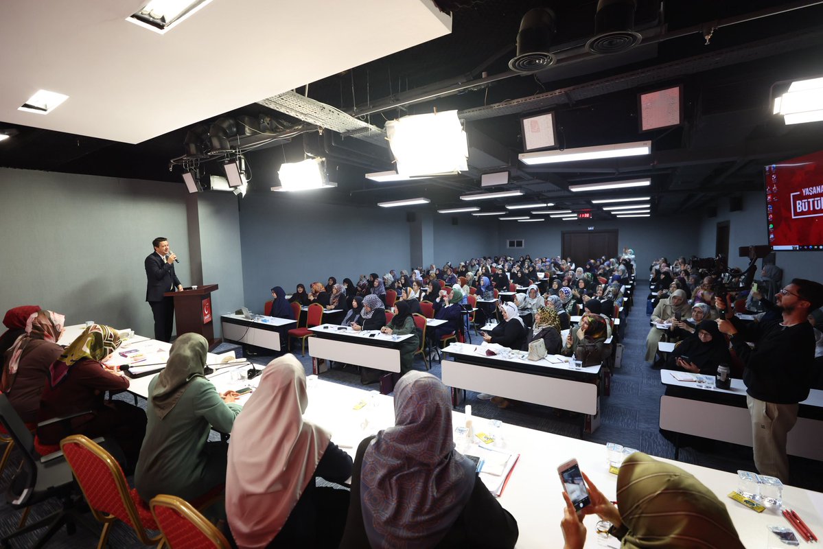 SaadetPartisi's tweet photo. Genel Başkanımız Mahmut Arıkan, Kadın Kollarımızın İl Başkanları Toplantısı’na katıldı. https://t.co/rB6qX7oZv6