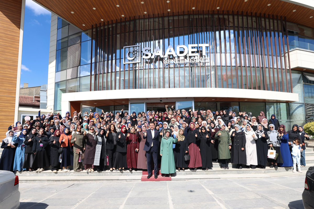 SaadetPartisi's tweet photo. Genel Başkanımız Mahmut Arıkan, Kadın Kollarımızın İl Başkanları Toplantısı’na katıldı. https://t.co/rB6qX7oZv6