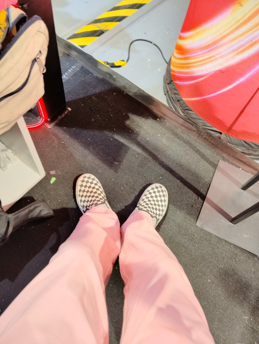 HSPHBeyondCanon's tweet photo. #KarkatAtThePLDTBooth https://t.co/HamlHdTZZE