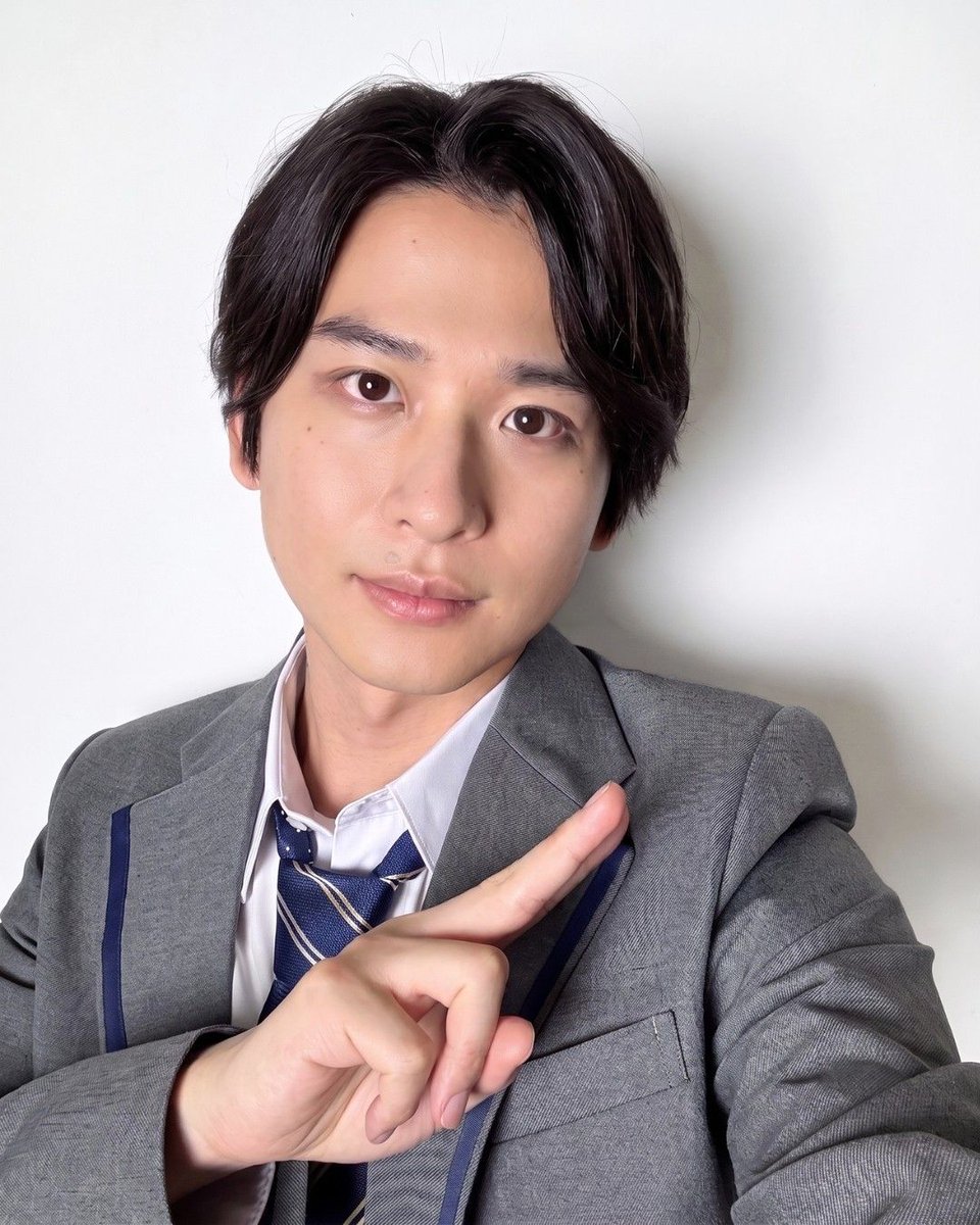minamikun_2026's tweet photo. ミュージカル『#南くんの恋人』

─── ⋆⋅✩⋅⋆ ────

南聡介役 #Whoya
（Who-ya Extended）
自撮りショット公開📸

─── ⋆⋅✩⋅⋆ ────

📅2026.12.06(日)～12.16(水)
📍日本青年館ホール

🔗公式HP
https://t.co/xEEnfMcZdo https://t.co/q3RAUwIVNi