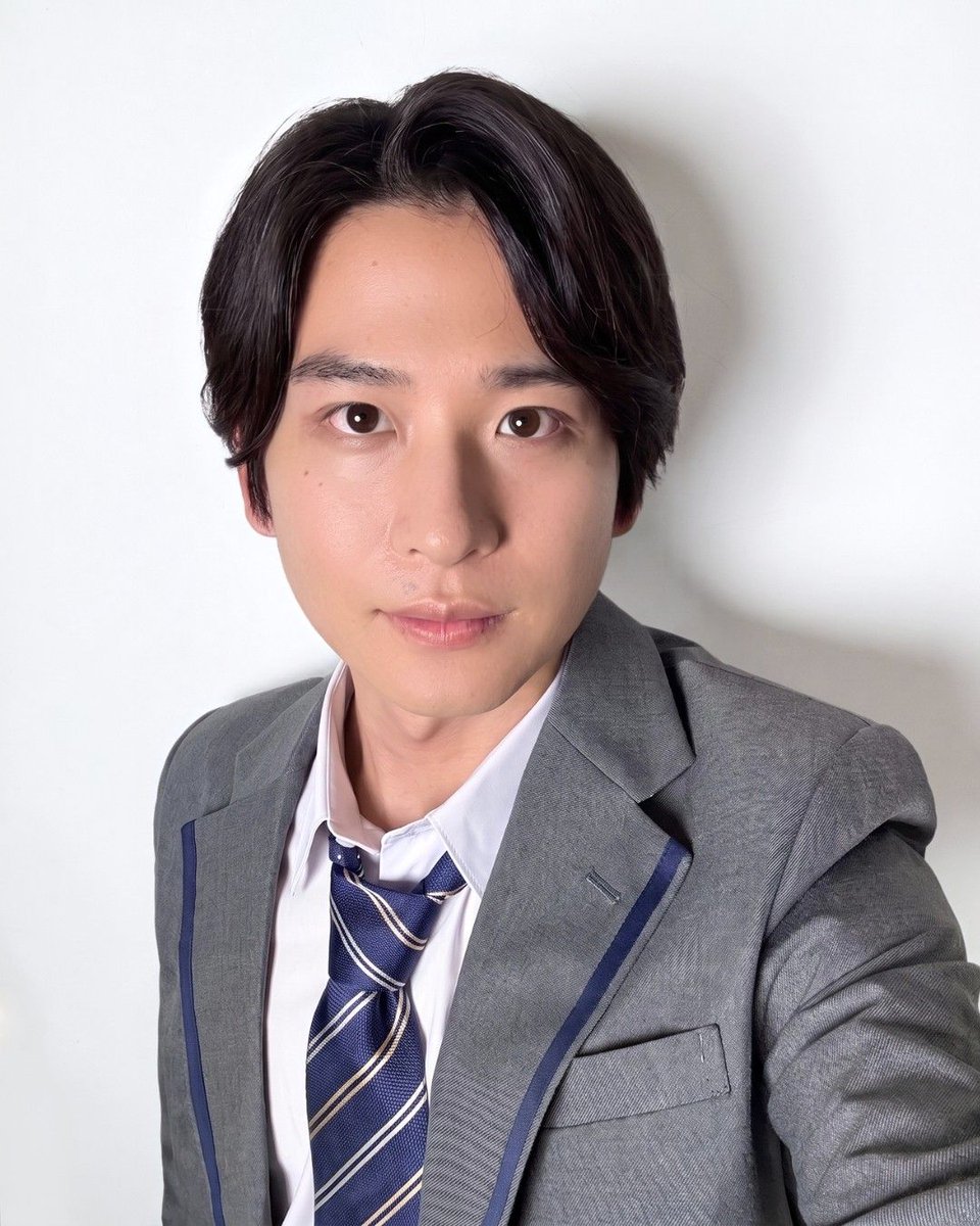 minamikun_2026's tweet photo. ミュージカル『#南くんの恋人』

─── ⋆⋅✩⋅⋆ ────

南聡介役 #Whoya
（Who-ya Extended）
自撮りショット公開📸

─── ⋆⋅✩⋅⋆ ────

📅2026.12.06(日)～12.16(水)
📍日本青年館ホール

🔗公式HP
https://t.co/xEEnfMcZdo https://t.co/q3RAUwIVNi