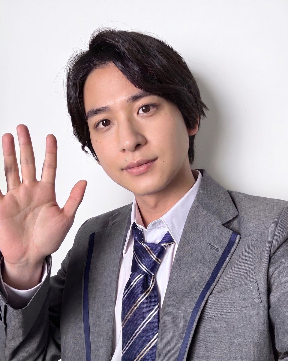 minamikun_2026's tweet photo. ミュージカル『#南くんの恋人』

─── ⋆⋅✩⋅⋆ ────

南聡介役 #Whoya
（Who-ya Extended）
自撮りショット公開📸

─── ⋆⋅✩⋅⋆ ────

📅2026.12.06(日)～12.16(水)
📍日本青年館ホール

🔗公式HP
https://t.co/xEEnfMcZdo https://t.co/q3RAUwIVNi