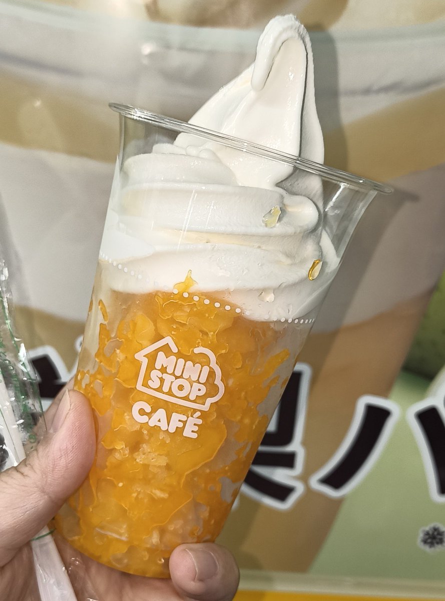 chinchodango's tweet photo. リハビリ後にお気に入りの果実氷❤︎
今回は果実そのまま凍らせた削り温州みかん🍊
…甘味✘酸味のバランス美味(*´༥` *)ŧ‹”ŧ‹”
追加でハッシュドポテトも(笑)
#ミニストップ #ハロハロ #果実氷温州みかん #ともだちはくま https://t.co/TVFH42GS1f