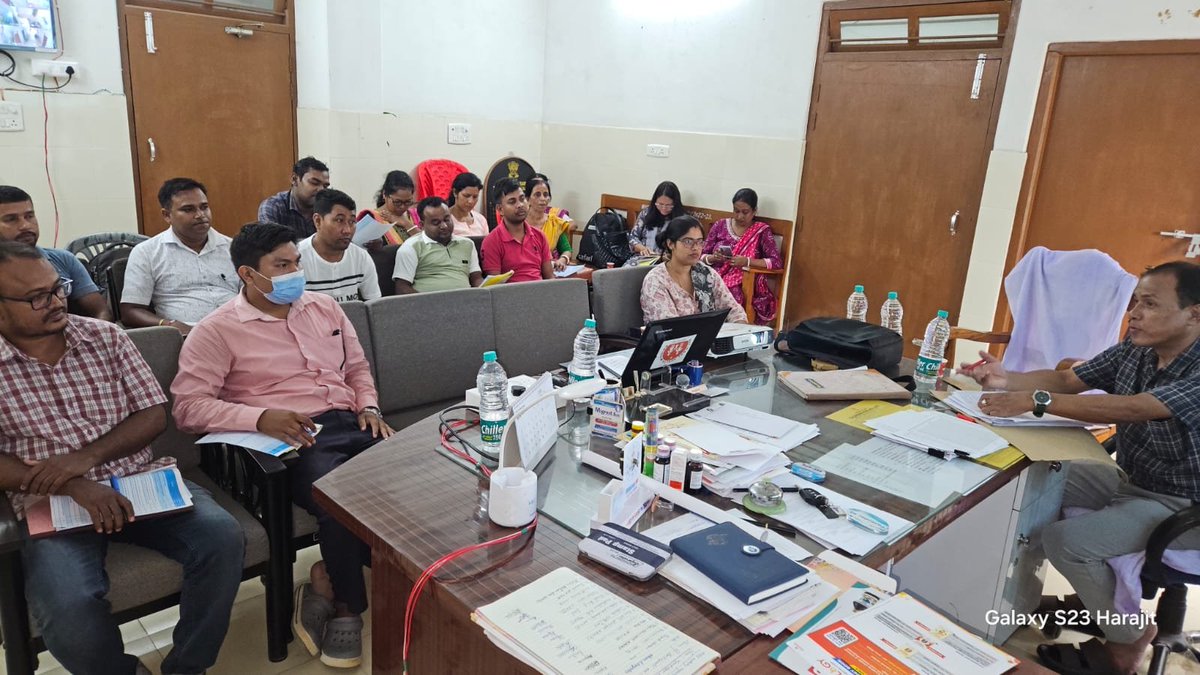 DHFWSN's tweet photo. HMIS reports, JANANI portal, IHMIS review meeting with all CHO, MPW &amp; ANM under Kanchanpur SDH https://t.co/2bNPHYTkYb