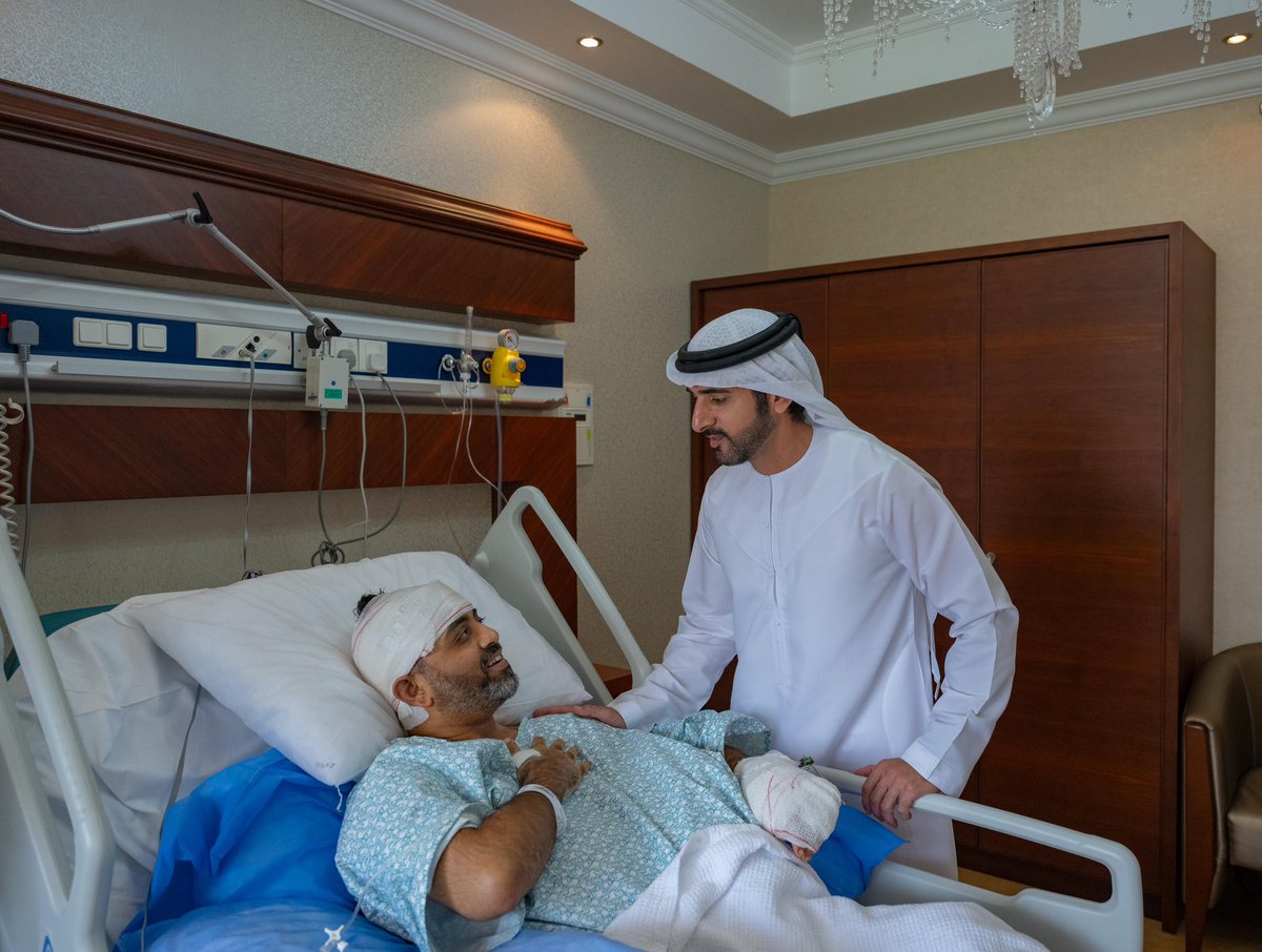 HamdanMohammed's tweet photo. أثناء زيارة " سميت ماتشهار" .. طيار فلاي دبي الذي جسد أعلى درجات الشجاعة والمسؤولية والحرص على حياة الناس. 

له منا ومن قيادة الدولة كل التقدير والثناء.. 

فخورين بأن يكون جزء من فريقنا.. وجزء من قصة وطننا .. وجزء من تجربتنا الإنسانية في دولة الإمارات .. وطن المحبة .. ووطن السلام .. ووطن الحياة.