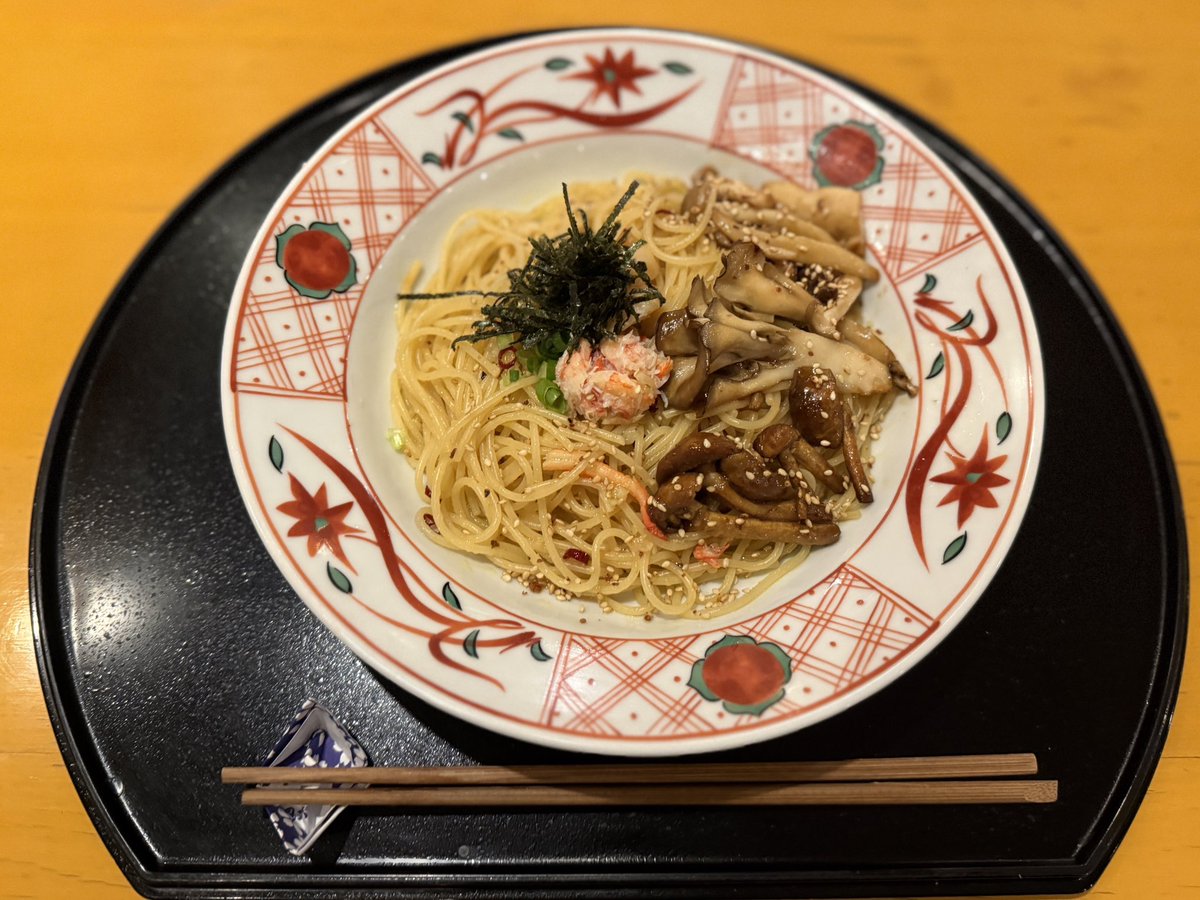 sena_setuna's tweet photo. 具だくさん!!カニと帆立と
4種きのこのペペロンチーノ
五右衛門は美味い😋 https://t.co/HOsblEh0k8