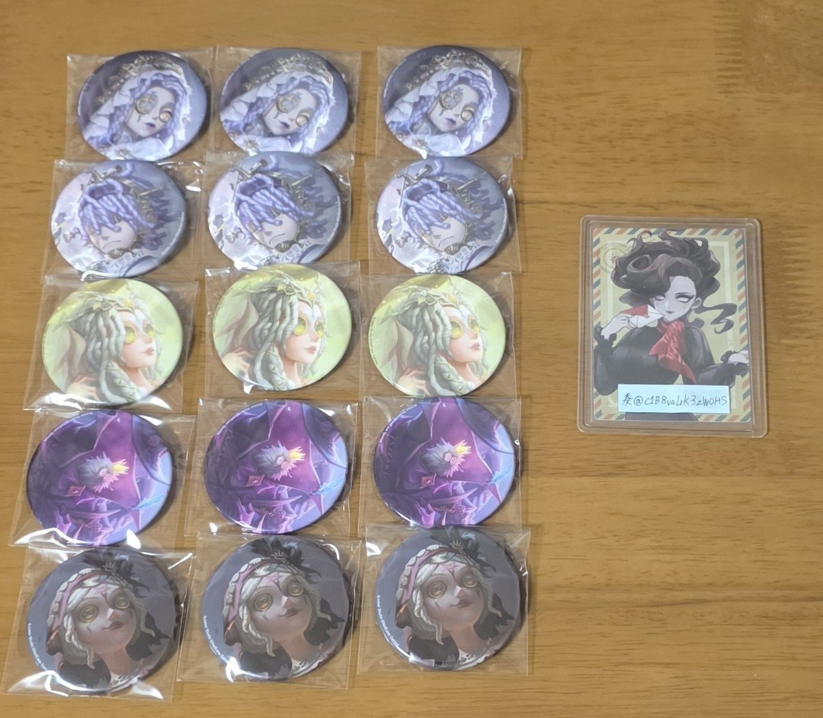 C1B8vaLrK3zWOHS's tweet photo. 【交換 譲渡】第五人格 ビジュアルコレクション 缶バッジ
譲:●踊り子,患者,○機械技師,気象学者,○黄衣の王,○祭司,少女,心理学者,☆探鉱者,★闘牛士,泣きピエロ,★ビリヤードプレイヤー,☆フールズ・ゴールド,漁師(3枚目通販分)
求:同異種歯医者>定価+送料≧異種オペラ歌手
郵送希望。詳細4枚目参照 https://t.co/JyuAV6lgGa
