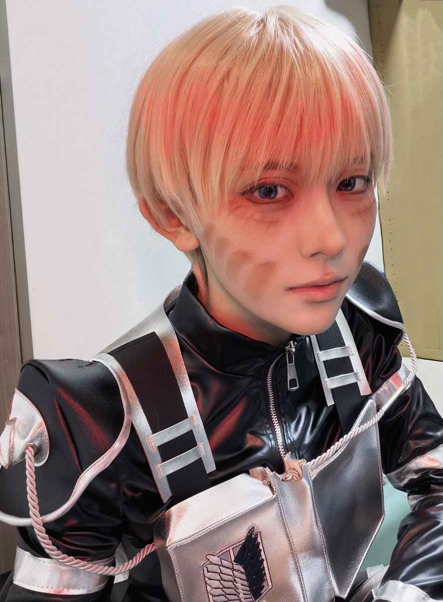 Qqqqr99's tweet photo. cos AOT
アルミンやってみた https://t.co/02xbEc5vb1