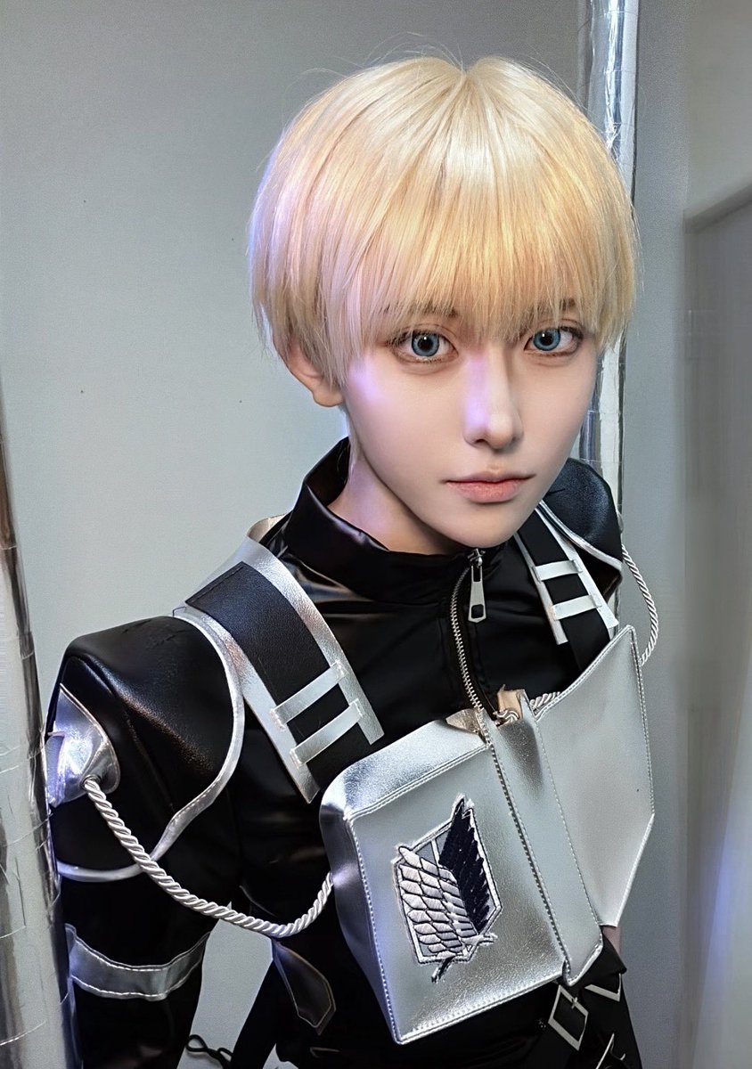 Qqqqr99's tweet photo. cos AOT
アルミンやってみた https://t.co/02xbEc5vb1