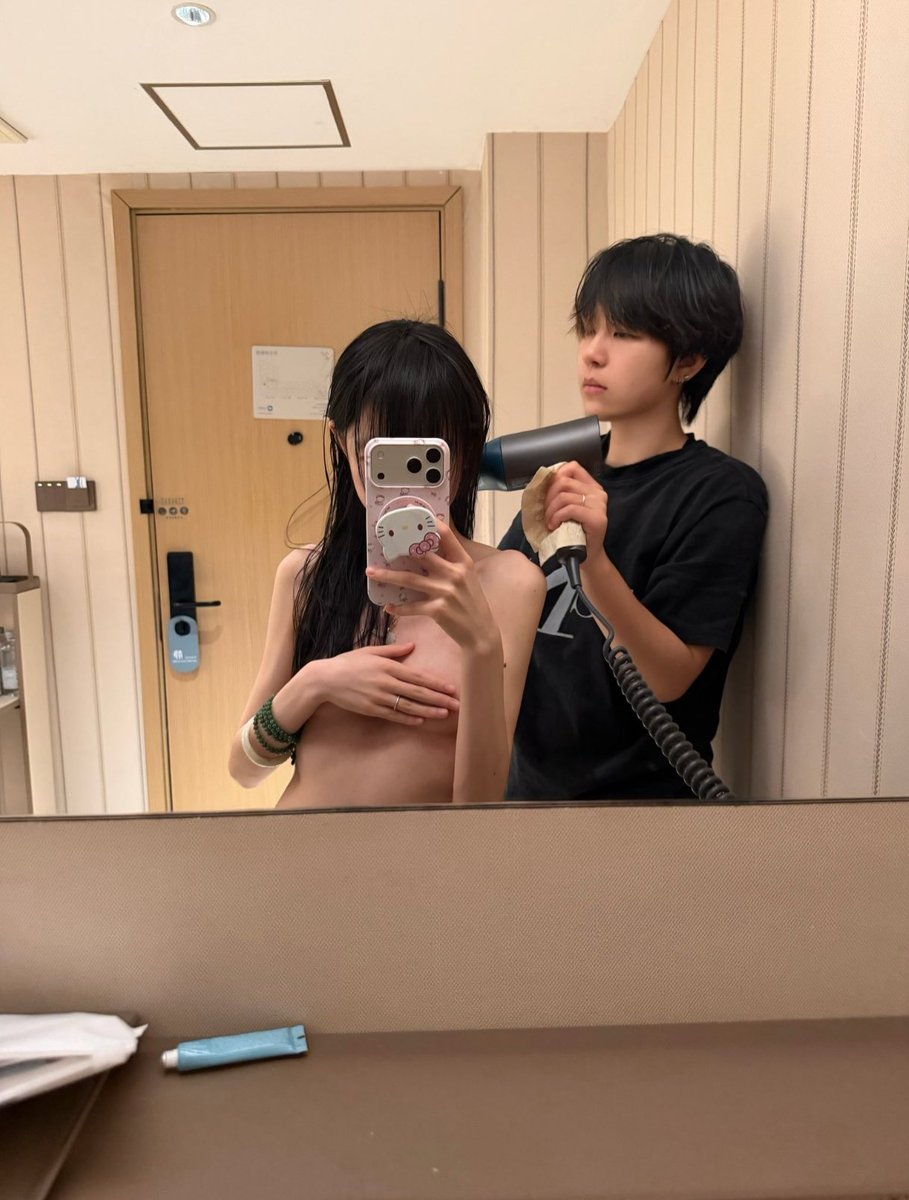 MaheshV77774796's tweet photo. 老婆窝想你tvt https://t.co/4jcx6MZVoc