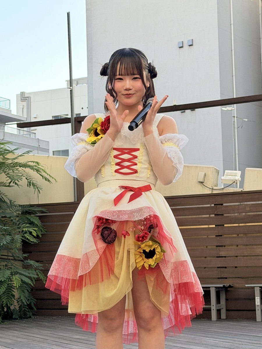 rin_ryu_ribo's tweet photo. アカフーライブ行ってきました！
2部からだけどめちゃくちゃ楽しかった！

ゆいかちゃんはいつも通り可愛かったし、みるちゃんは息子見つけてニコニコしてくれて嬉しかった〜！

新体制のMEIDもやっと見れた！
なんか色々レベル上げてきた感じ凄かった！↓

#向日葵プリンセス
 #楽遊MEID https://t.co/NwGZOXdEpU
