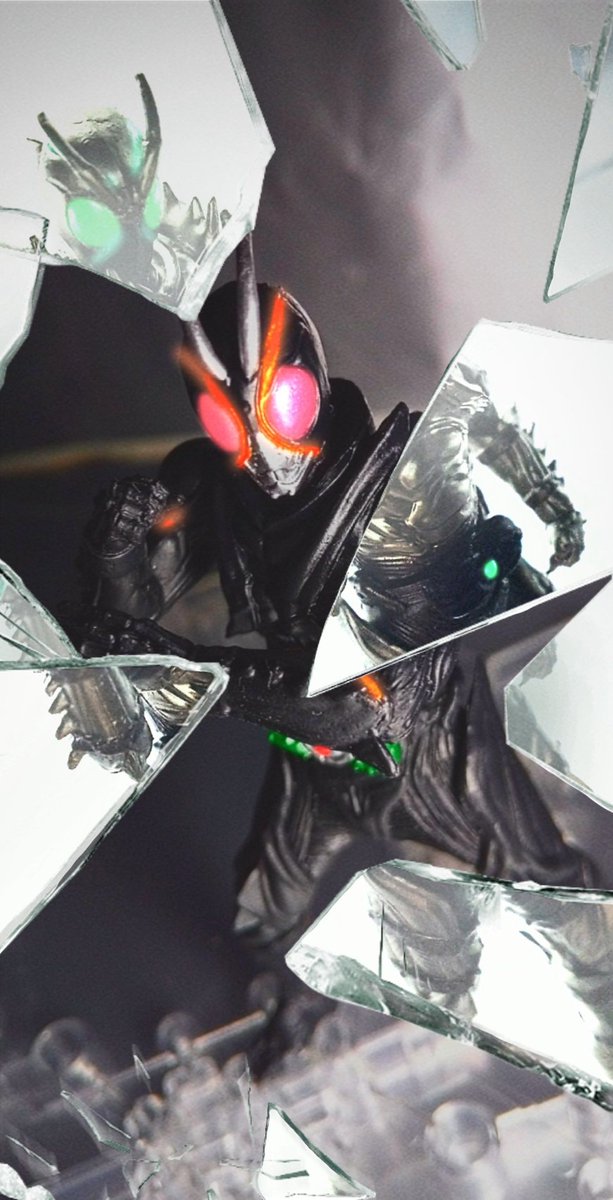 jin_san_fox's tweet photo. #photoGP
#フォトGP
#世界オモ写選手権
#じん写ん
#仮面ライダーアマゾンズ
10/3　お題『構え』
" 対峙 " https://t.co/BWTqtKveSY