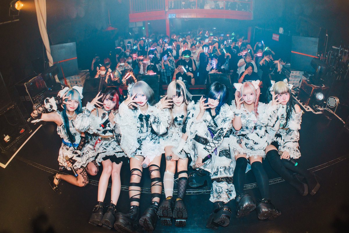 miradoll_info's tweet photo. 🪞2026.10.01 心斎橋FANJ twice🪞
MIRA DOLLお披露目公演『禁域』
PHOTO②

改めて会場に集まってくださった皆さまと、かけがえのない時間を共有できたことに感謝いたします。

ここから始まるMIRA DOLLの夢を、これからも共に歩んでいけましたら幸いです✨️

#ミラドール https://t.co/ogExO3jVcg