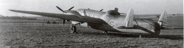 JMB00000000's tweet photo. @KemplLkemp @VoicesofWW2 Wellington Mark VII with 40mm Vickers S gun. Attempt at a bomber destroyer but just this single conversion of the Mark II prototype was made. https://t.co/Bxq3KItPC9