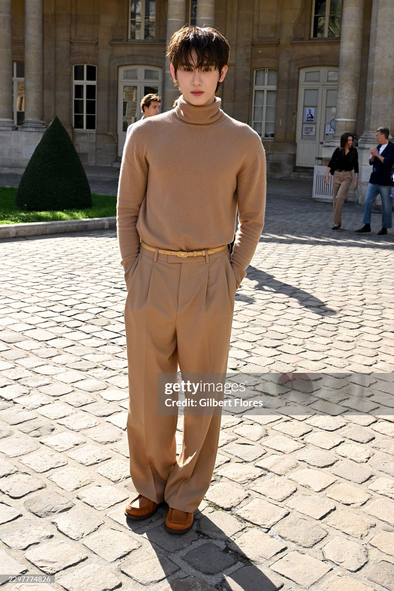 thatsliceoffish's tweet photo. GETTY มาละงับ 😎

BOOK X CELINE PFW27 
#BookKasidet 
#CELINE #CelineEte2027 
#MichaelRider #kasibook https://t.co/fdFCMtrD8n