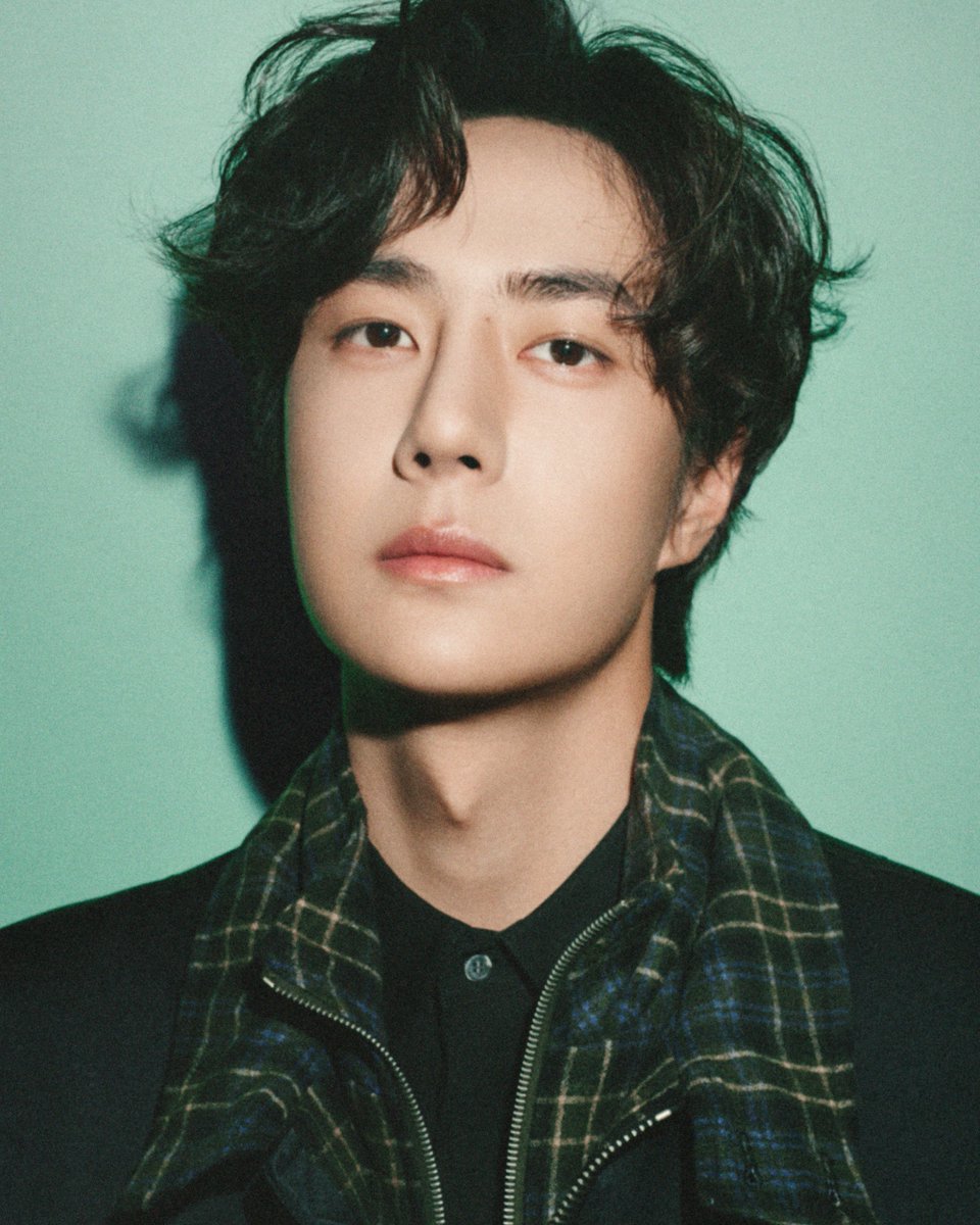 LoeweOfficial's tweet photo. Wang Yibo at the LOEWE Spring Summer 2027 Show.

#LOEWE https://t.co/icP07FIFV4