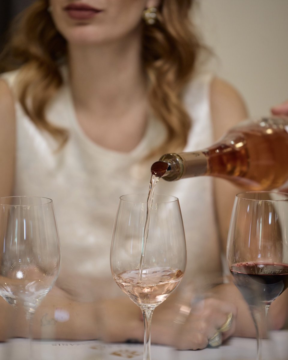 GeorgiosLafazan's tweet photo. A journey of aromas, flavours and stories, waiting to be discovered in our tasting room.
#GeorgiosLafazanisWinery #WinesOfGreece #Winery #GreekWine #Wine https://t.co/kscds793xP
