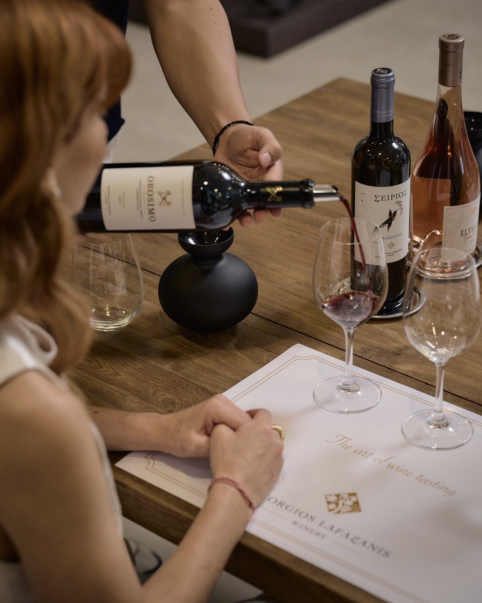 GeorgiosLafazan's tweet photo. A journey of aromas, flavours and stories, waiting to be discovered in our tasting room.
#GeorgiosLafazanisWinery #WinesOfGreece #Winery #GreekWine #Wine https://t.co/kscds793xP