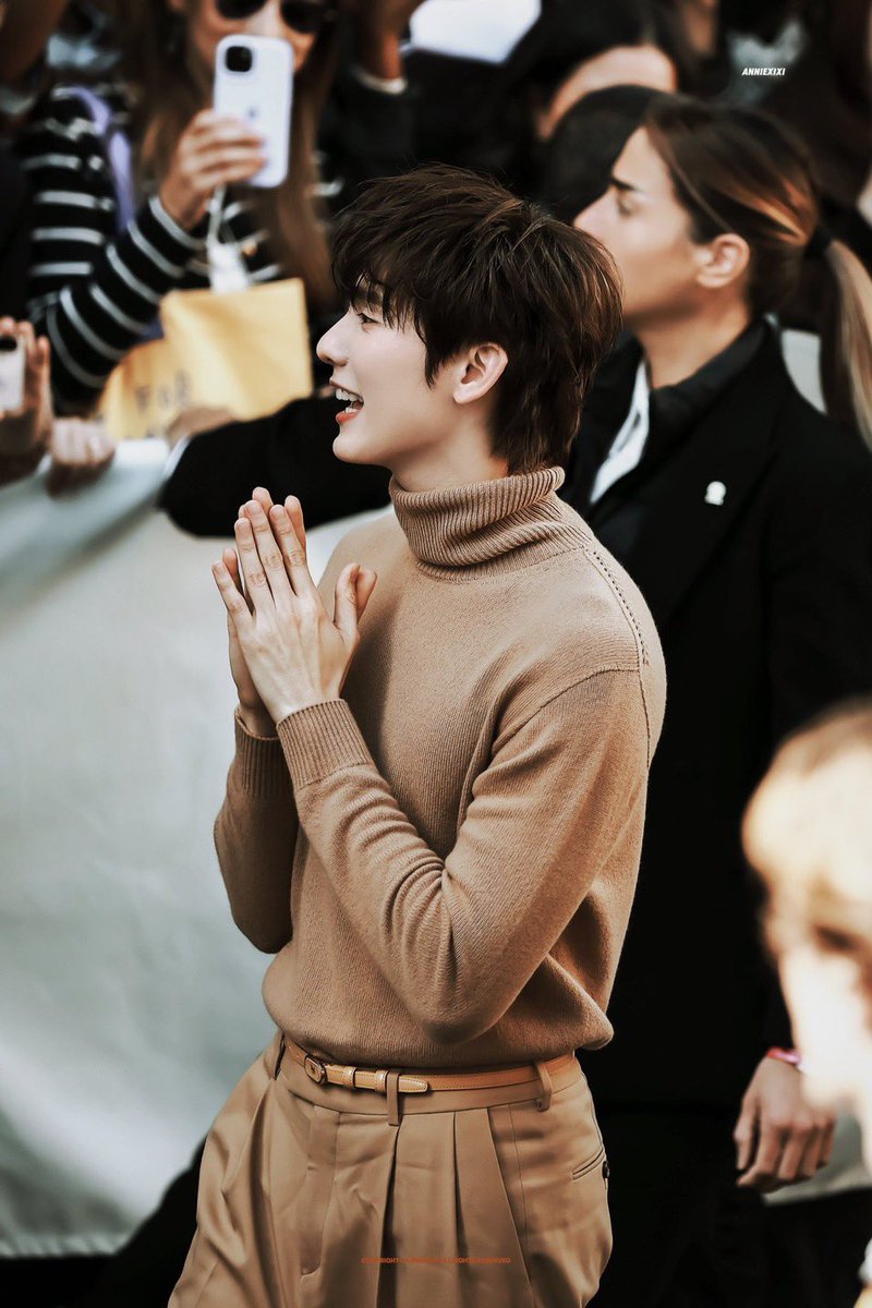 LevoreMagazine's tweet photo. Nobody does it quite like him. Book Kasidet turning every head at the @celine Paris Fashion Week show today! Absolute perfection. 🤌✨ https://t.co/P9dvP1FGW4