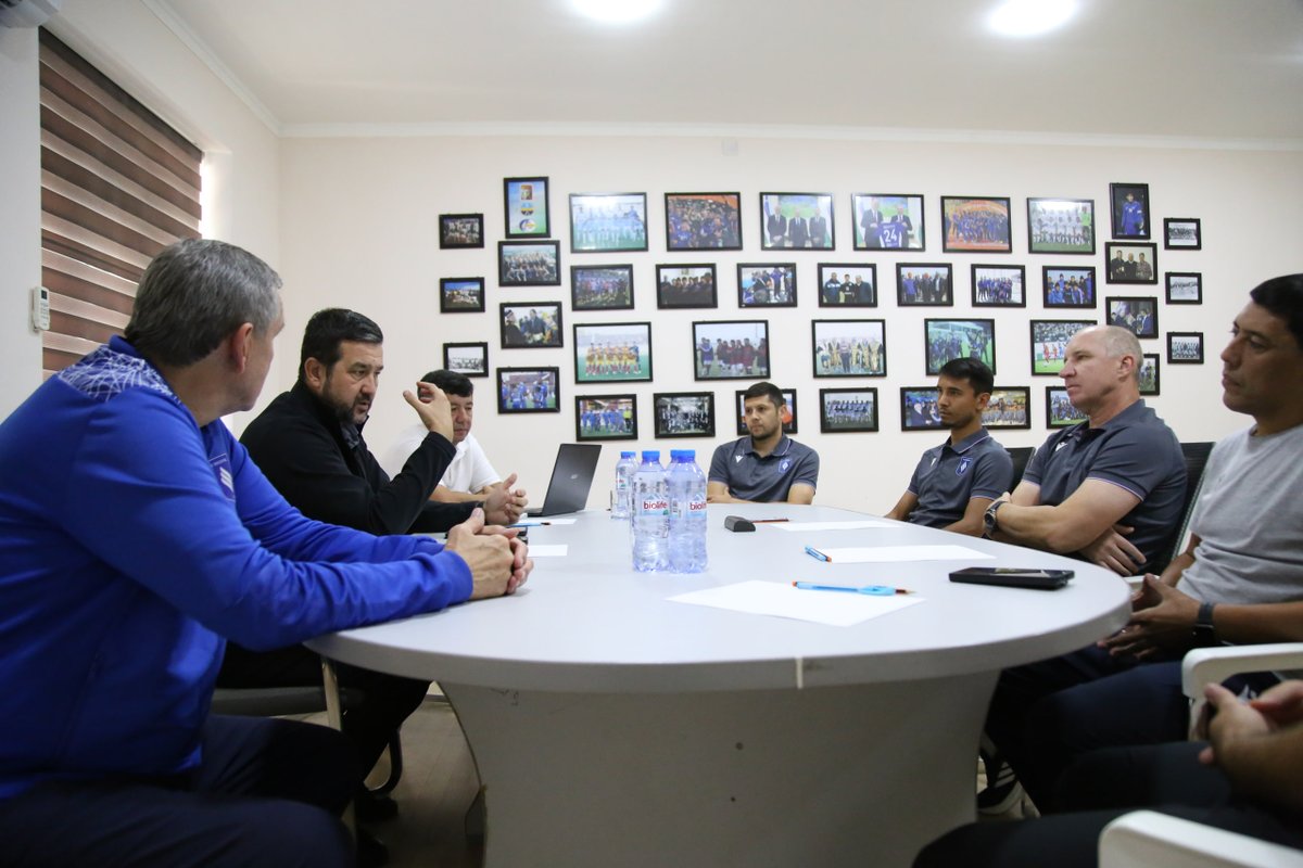 PFCMASHAL1984's tweet photo. «Mash’al» futbol klubida hakamlik masalalari bo‘yicha ochiq muloqot o‘tkazildi

Batafsil: https://t.co/M7OvbRLApg

#MASHALMEDIA

#Yo #tarix #yozamiz #yoki #tarixga #aylanamiz

@Mashal_uzbekistan https://t.co/1qPin5MMP9
