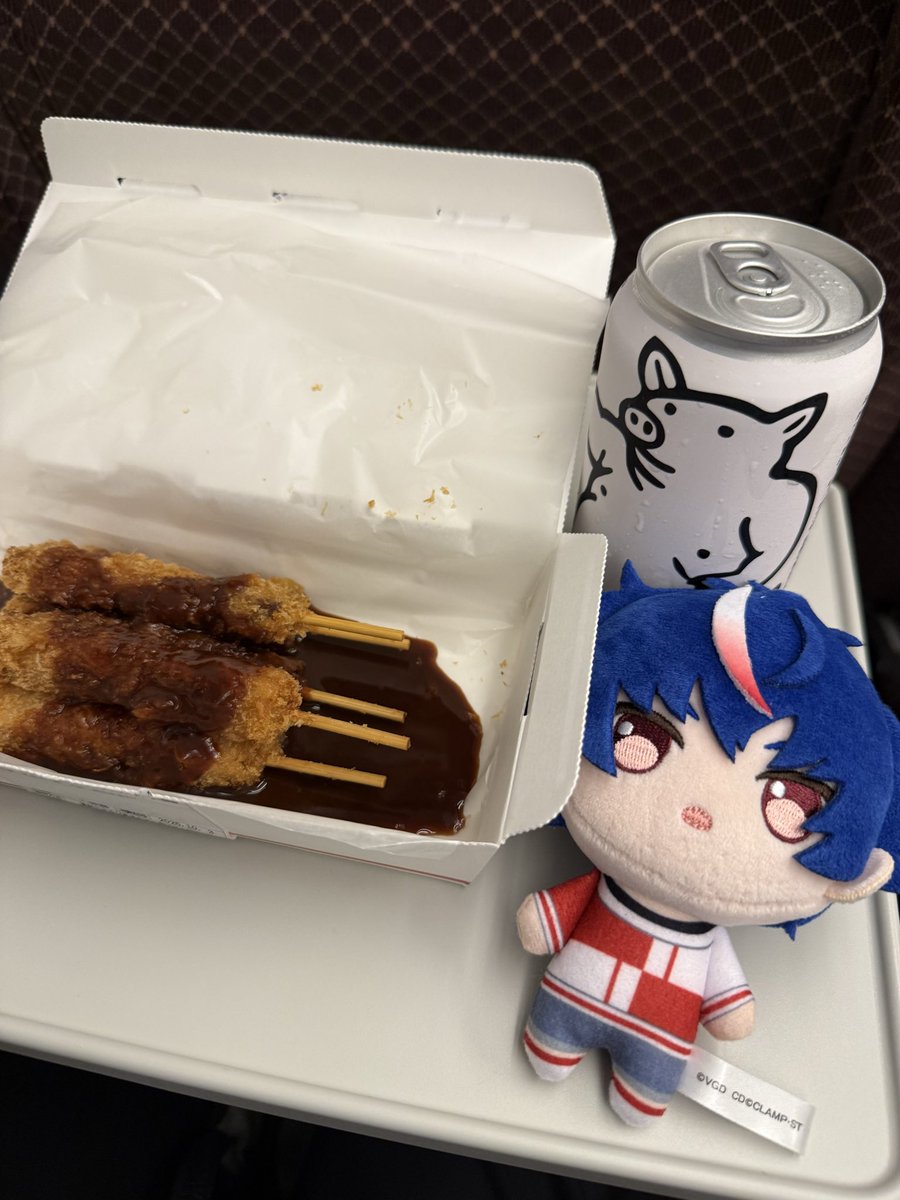 t_miyata_kmf2's tweet photo. やっぱ名古屋からの帰りは矢場とんだぜっ！！

アキナ！矢場とんだよ！笑

#ヴァンガード https://t.co/M6iQl1coiP