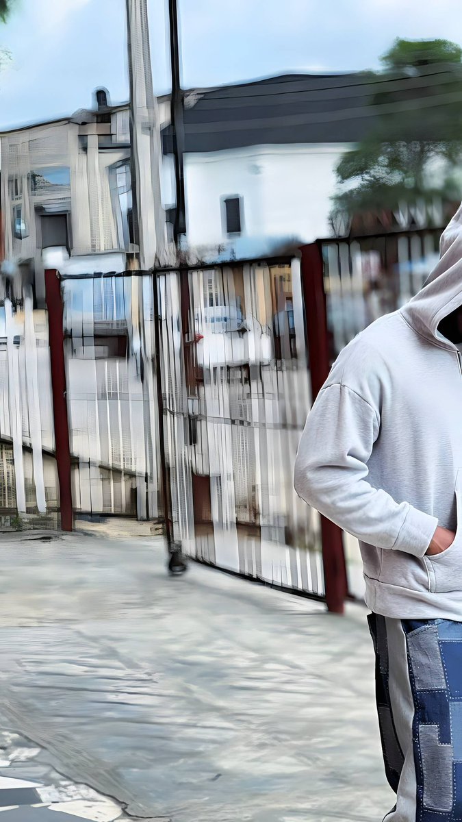 dan_yemyt's tweet photo. Hoodie X Denim Joggers 🪖✂️🧵 https://t.co/G0RPQ9gEXB