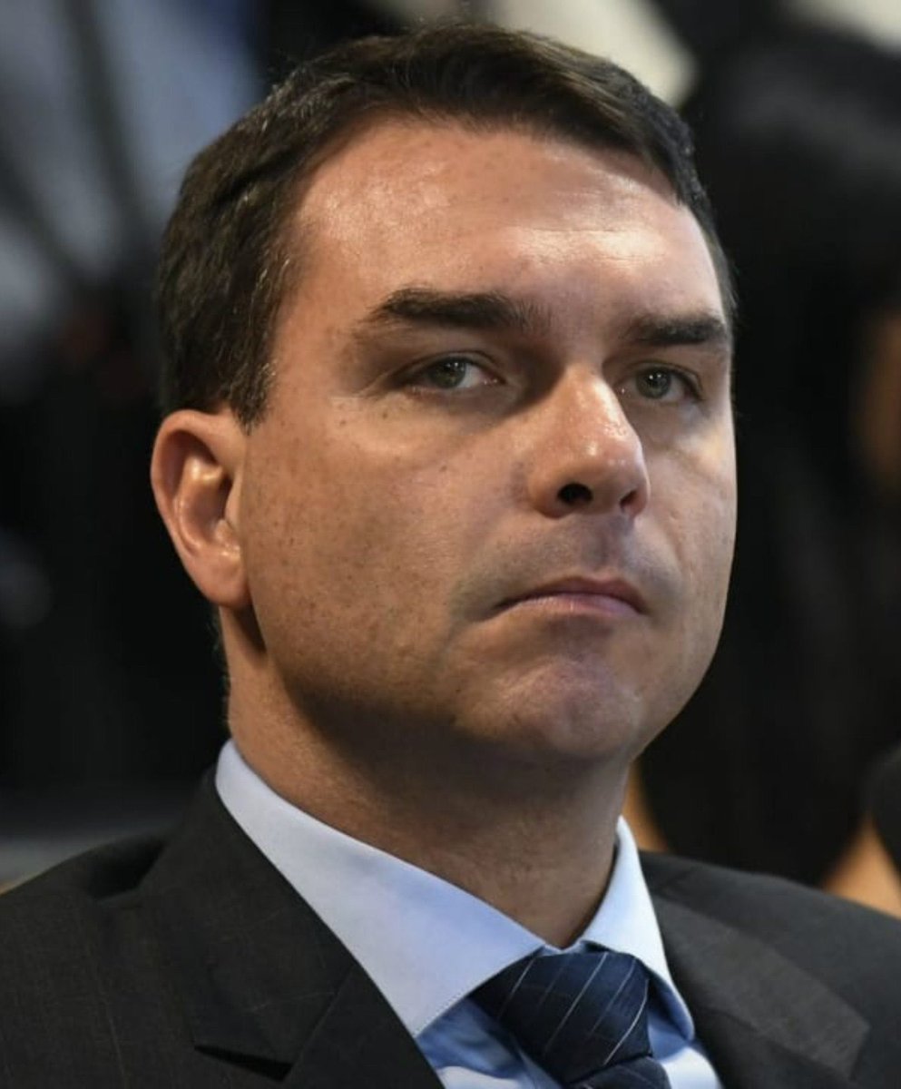 odouglasbrasil's tweet photo. 🚨URGENTE!!🚨:

Eleitores de Renan Santos estão declarando voto útil em Flavio Bolsonaro após o conluio de Renan, Gilmar Mendes e Paulinho da Força.

“Renan Santos é parte do sistema e cabo eleitoral do Lula” - disse internauta https://t.co/FAhDT4Rtby