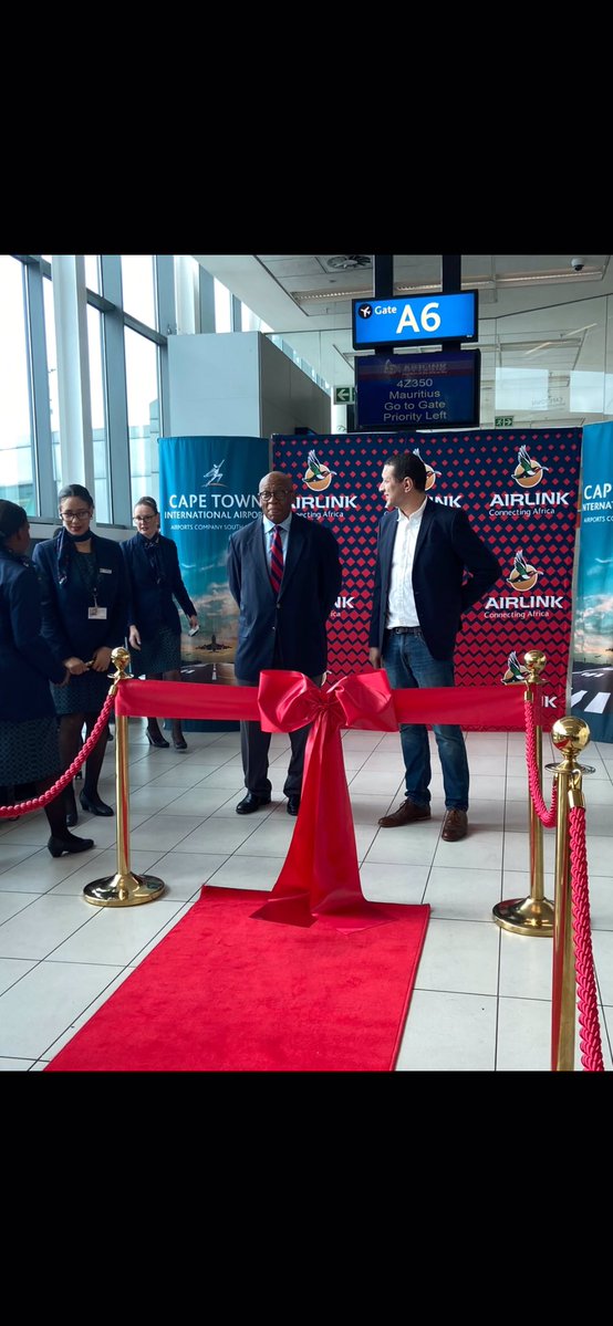 capetownint's tweet photo. (1/2)Two new routes in two days from Cape Town ✈️🌍

As Cape Town International Airport heads into the 2026/27 peak travel season, we’re celebrating even more ways to connect Cape Town with the region.

This week, CTIA welcomed two new direct @Airlink routes: https://t.co/jpGyOhwSWI