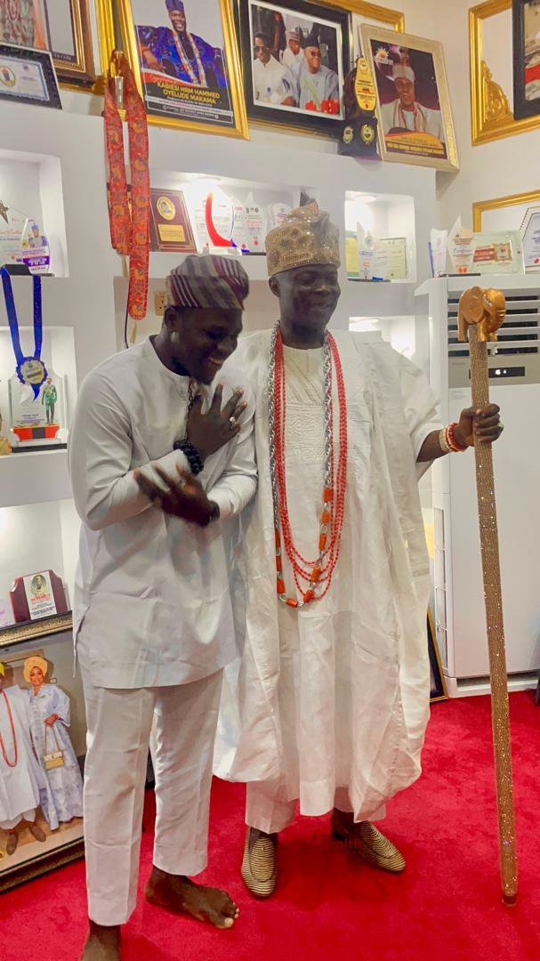 T_ZenithNetwork's tweet photo. In preparation for our official relaunch, the executives of The Zenith Network, ably led by the President, Comrade Jayeola Sherif, paid a courtesy visit to the Olowu of Owu-Kuta, Oba Hameed Adekunle Makama Oyelude, on October 2.

The Visit provided an... https://t.co/k1JIhoFLaY