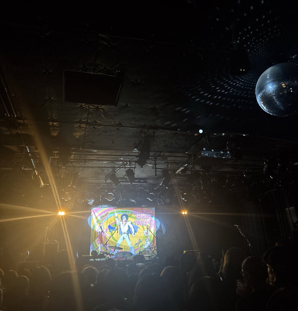 nyanko228's tweet photo. 最高の夜🕺🪩✨️
いつも遠いところまで来てくれてありがとう🫶
楽しすぎたし笑いすぎてたかあきさんと同じくらい息してなかった
#BRADIO https://t.co/OTSVutUMXr