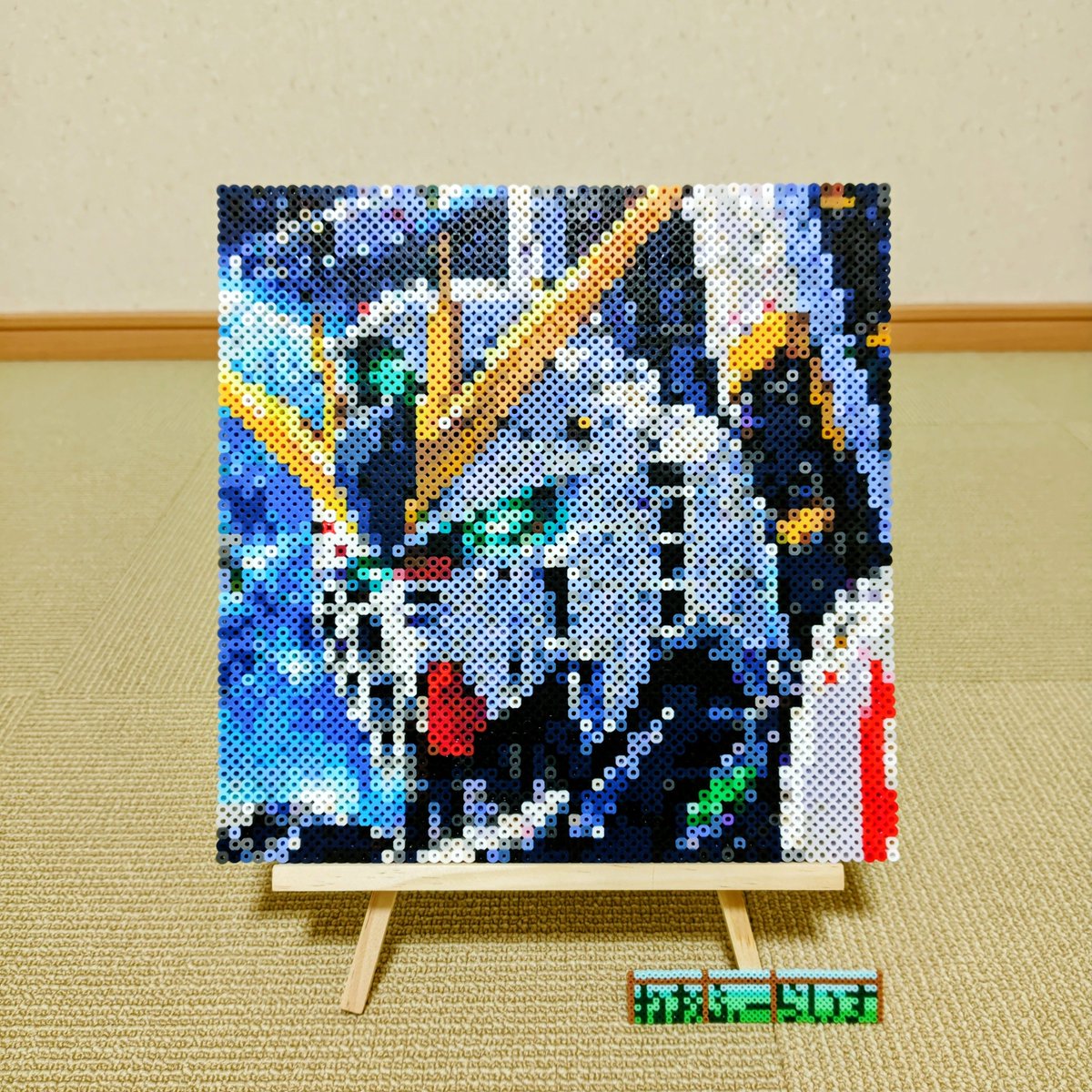 NeoFuRice's tweet photo. いかがでしょうかっ！？
ワイがアイロンビーズでガンダムを作ると、こうなります😆

#アイロンビーズ
#ガンダム #逆襲のシャア

BEYOND THE TIME https://t.co/rsRPYC3EiC