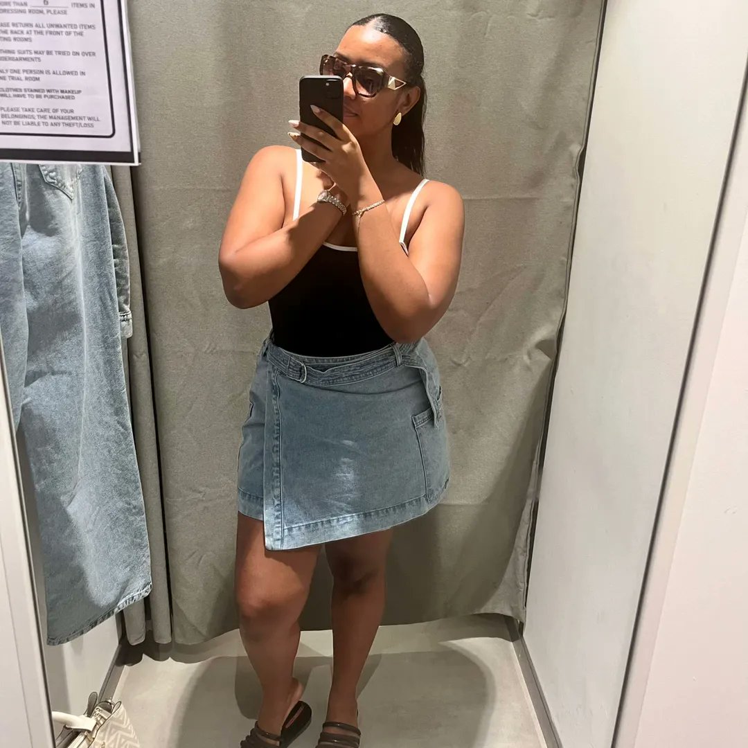 jakeeee11727's tweet photo. Like if you wanna chat about the chubby slut Liza. Also need tribbers to rub cocks on her. Be nasty on this bitch.
#cumtribute #goon #chubby #irl #slut #bbc https://t.co/kQ7iwm9xn5