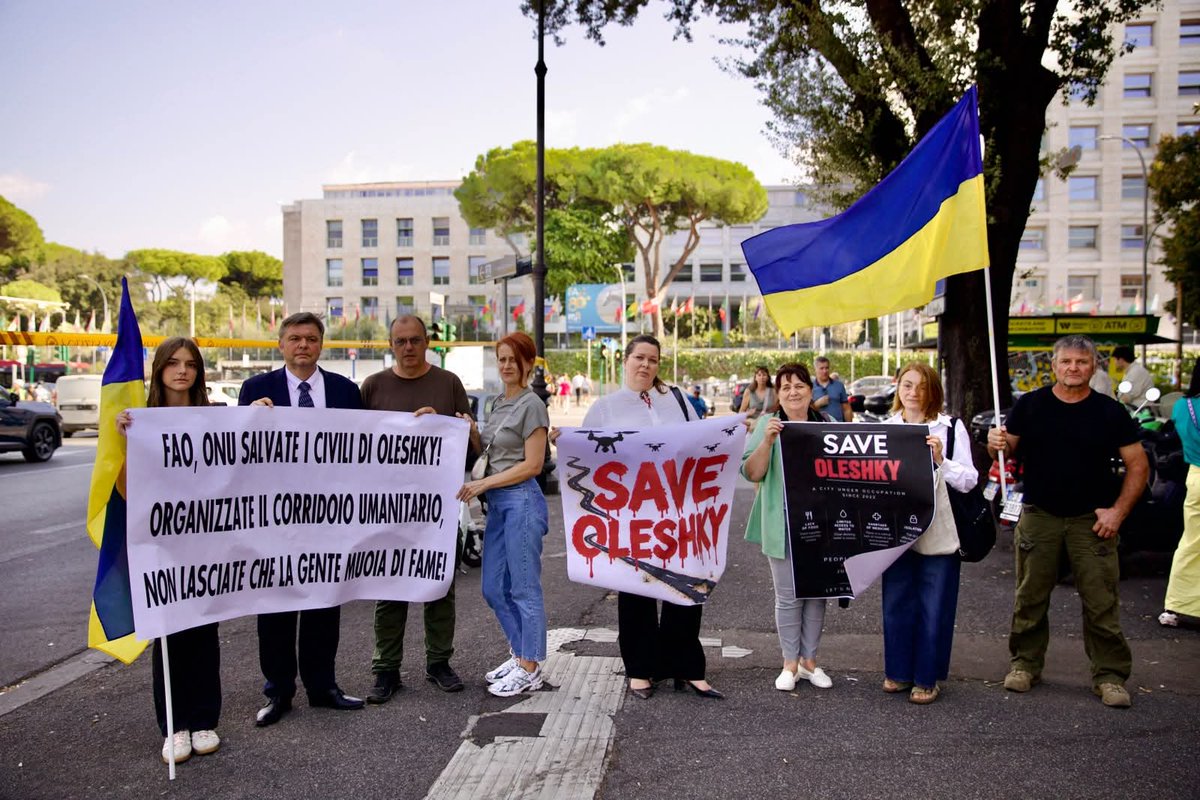 ItalianInsider_'s tweet photo. After firing American director for disclosing Gaza starvation, Chinese communist FAO Director General Qu Dongyu ignores Ukrainians and Italian MPs protesting outside his luxurious office demanding UN intervene to save starving civilians at Oleshky https://t.co/viygL9WuUG https://t.co/sh29YBRRiK