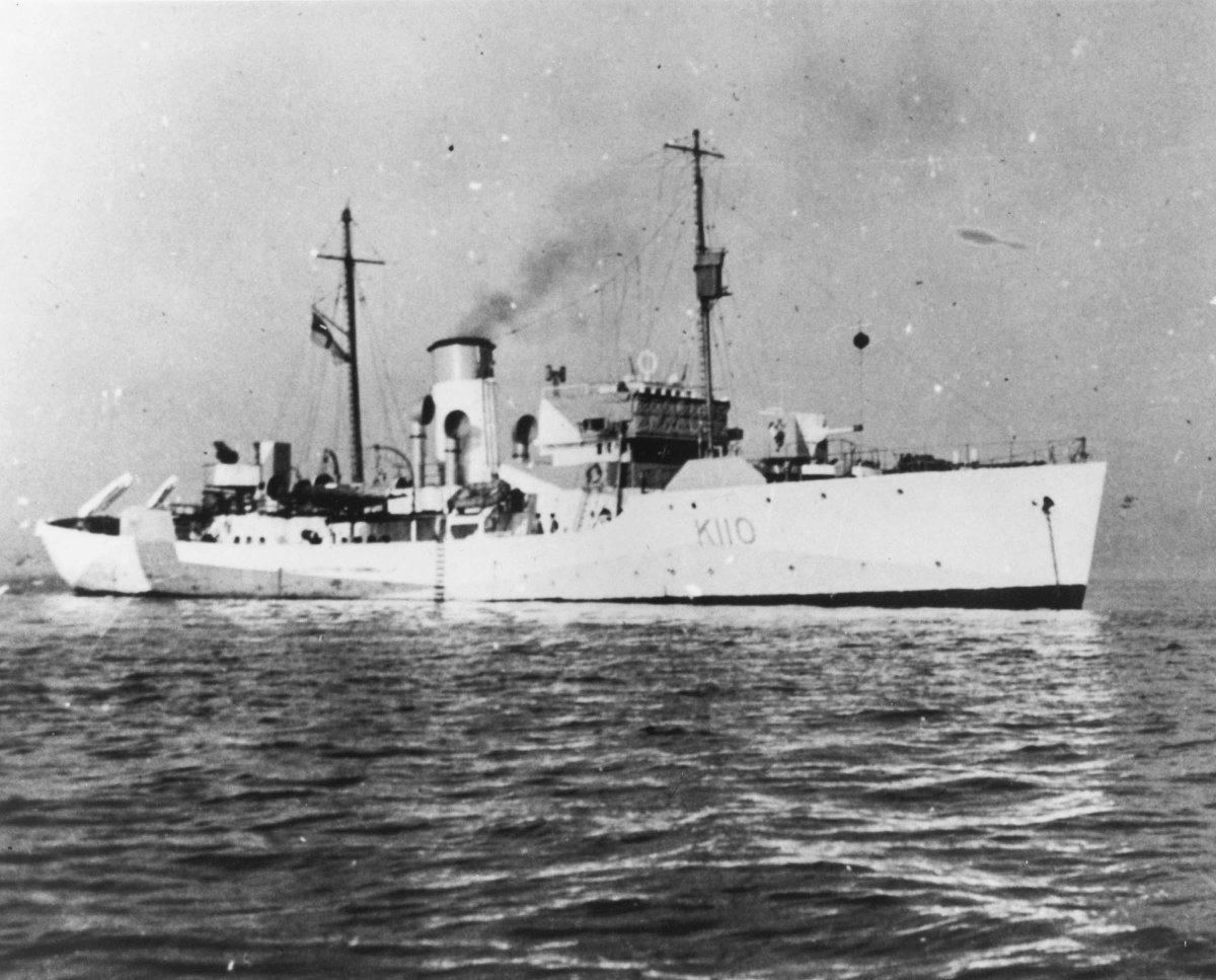 ReadyAyeReady's tweet photo. HMCS SHEDIAC #RCN #Ship: Corvette - FLOWER Class 1939-1940. Commissioned: 08-Jul-41. Builder: Davie Shipbuilding and Repairing Co. Ltd., Lauzon, Que. readyayeready.com/ships/shipview.php?id=1380&name=SHEDIAC https://t.co/OttC4YYNzp