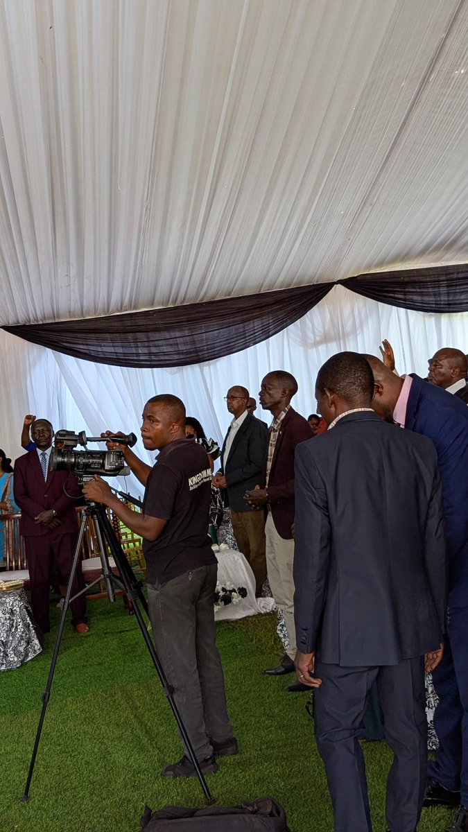 SymediaTV's tweet photo. Okusaba kwebaza KATONDA olw'emyaka 37 egya UCCI.
@KigandaBishop yakuliddemu okusaba
#symediaupdates https://t.co/83to5eaIfX